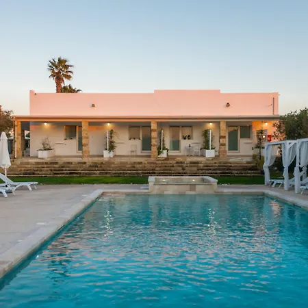 Hotel Masseria Casina Dei Cari 4*