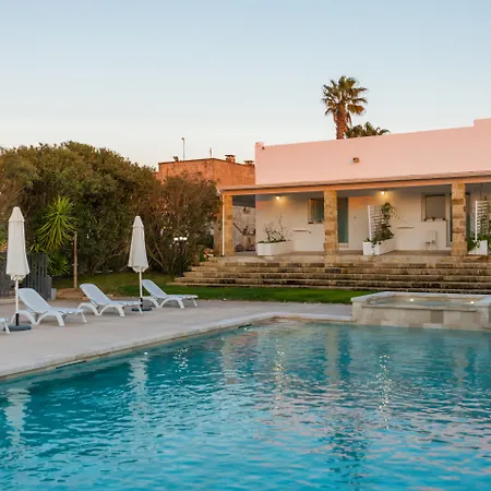 Masseria Casina Dei Cari Hotel 4*