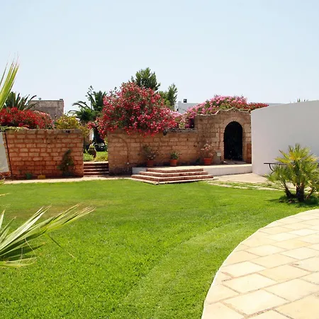 Hotel Masseria Casina Dei Cari 4*